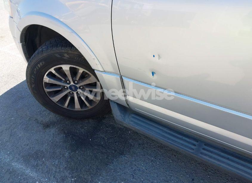 Photo 6 of 2016 Ford Expedition XLT (VIN 1FMJU1HT5GEF32043)