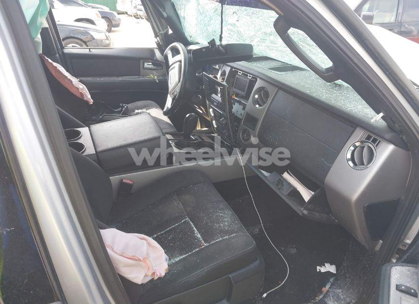 Photo 5 of 2017 Ford Expedition XLT (VIN 1FMJU1HT5HEA53316)