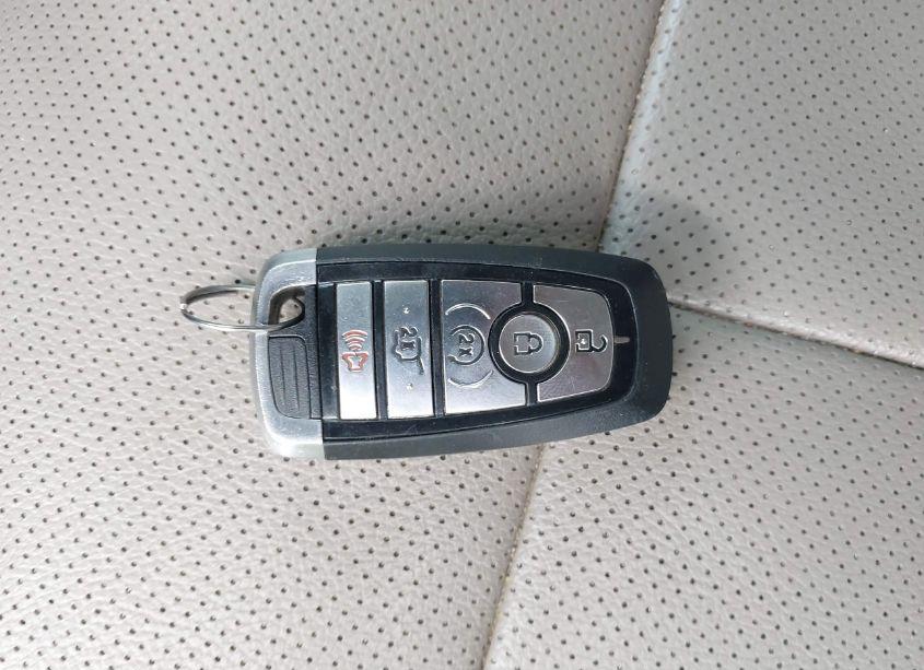 Photo 11 of 2019 Ford Expedition XLT (VIN 1FMJU1HT5KEA75162)