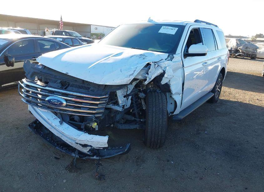 Photo 2 of 2020 Ford Expedition XLT (VIN 1FMJU1HT5LEA76538)
