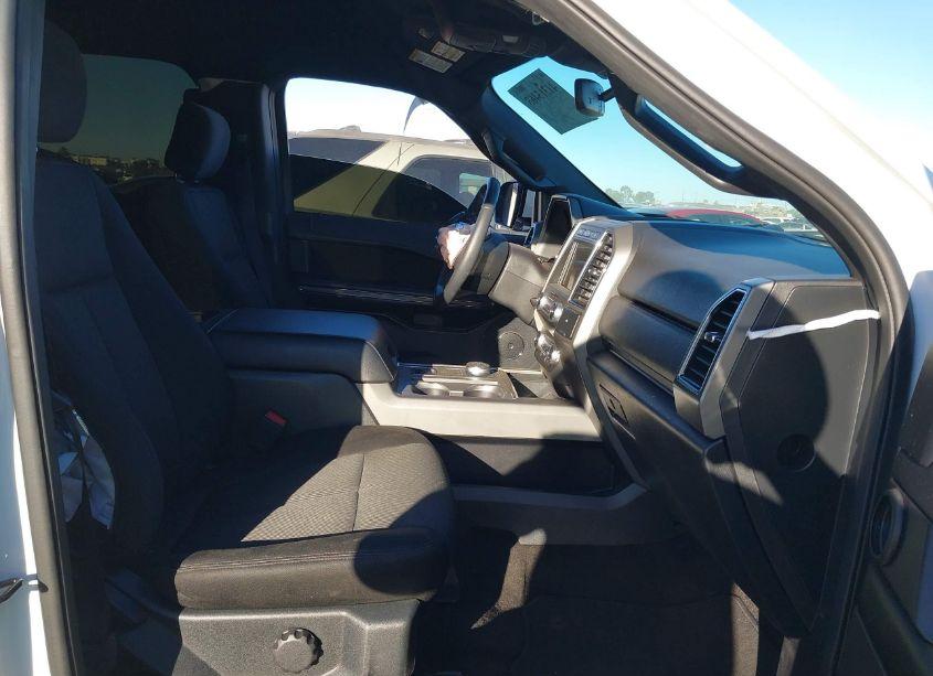 Photo 5 of 2020 Ford Expedition XLT (VIN 1FMJU1HT5LEA76538)