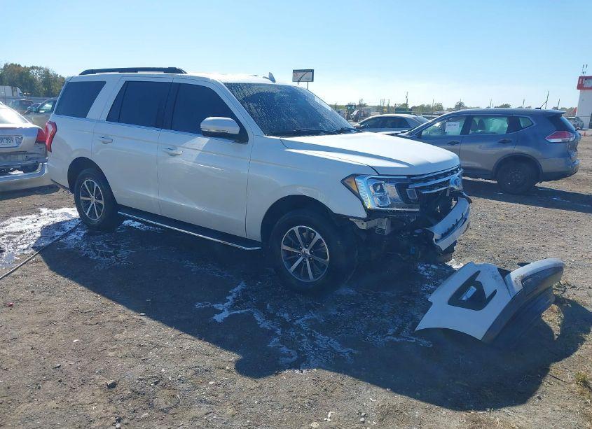 2018 Ford Expedition XLT (VIN 1FMJU1HT6JEA65500) main photo