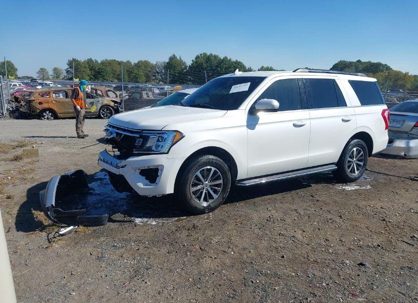 Photo 2 of 2018 Ford Expedition XLT (VIN 1FMJU1HT6JEA65500)