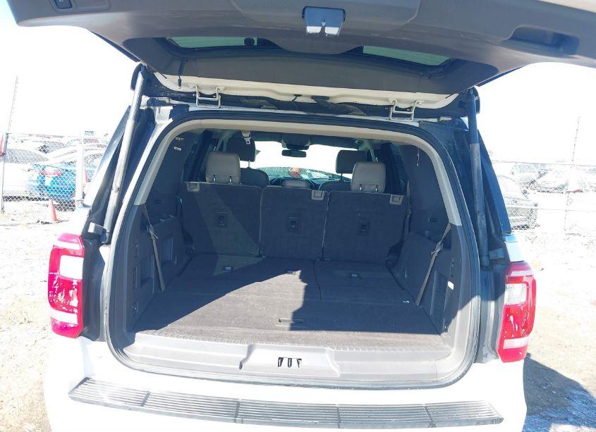 Photo 8 of 2018 Ford Expedition XLT (VIN 1FMJU1HT6JEA65500)