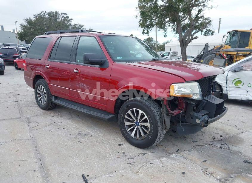 2015 Ford Expedition XLT (VIN 1FMJU1HT7FEF04534) main photo