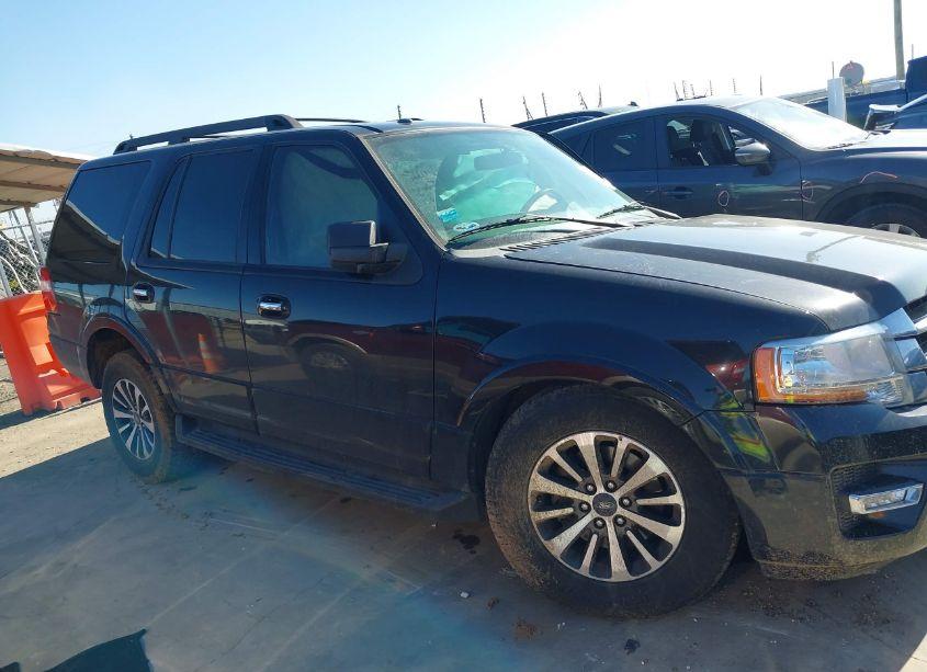 Photo 14 of 2015 Ford Expedition XLT (VIN 1FMJU1HT7FEF30549)