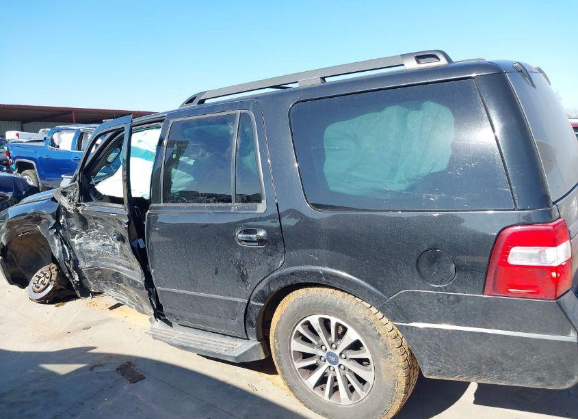 Photo 15 of 2015 Ford Expedition XLT (VIN 1FMJU1HT7FEF30549)