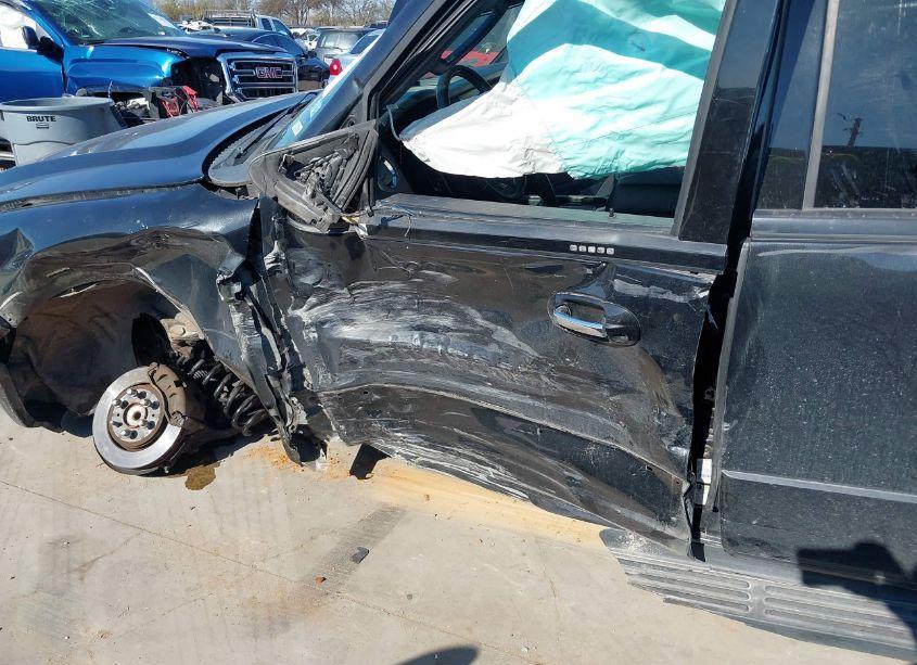 Photo 6 of 2015 Ford Expedition XLT (VIN 1FMJU1HT7FEF30549)