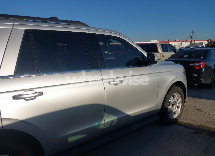 Photo 13 of 2018 Ford Expedition XLT (VIN 1FMJU1HT7JEA27919)