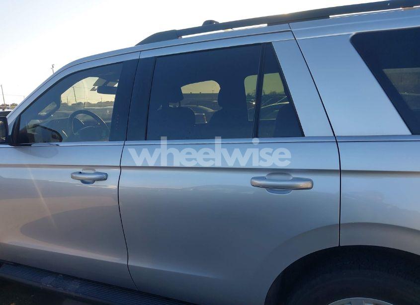 Photo 14 of 2018 Ford Expedition XLT (VIN 1FMJU1HT7JEA27919)