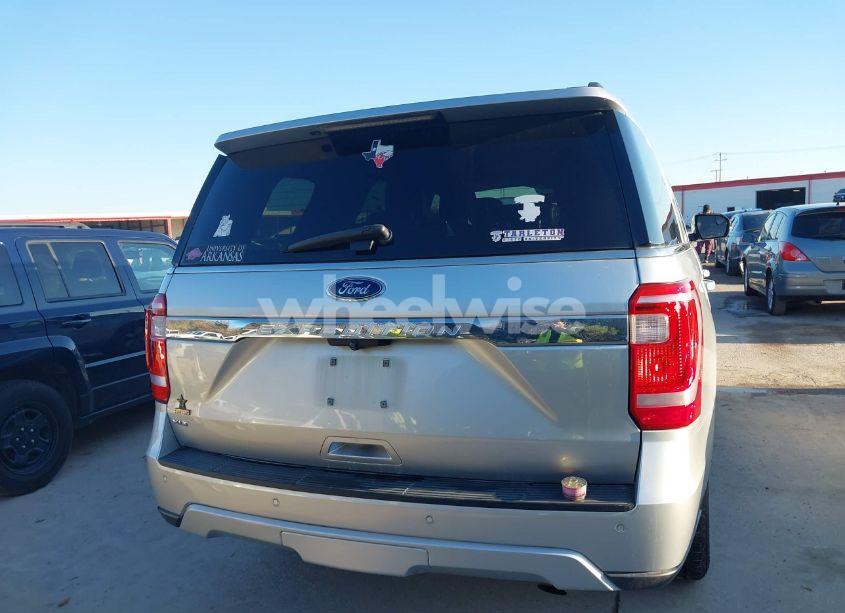 Photo 16 of 2018 Ford Expedition XLT (VIN 1FMJU1HT7JEA27919)