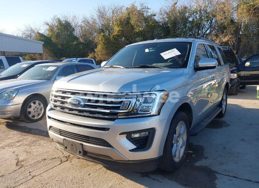 Photo 2 of 2018 Ford Expedition XLT (VIN 1FMJU1HT7JEA27919)