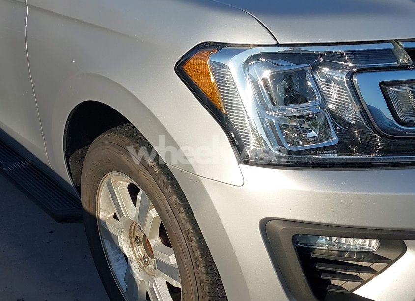 Photo 6 of 2018 Ford Expedition XLT (VIN 1FMJU1HT7JEA27919)