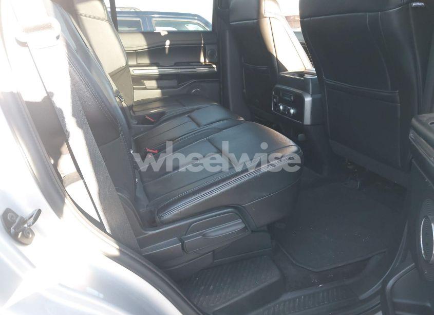 Photo 8 of 2018 Ford Expedition XLT (VIN 1FMJU1HT7JEA27919)