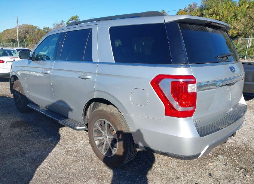 Photo 3 of 2018 Ford Expedition XLT (VIN 1FMJU1HT7JEA57955)