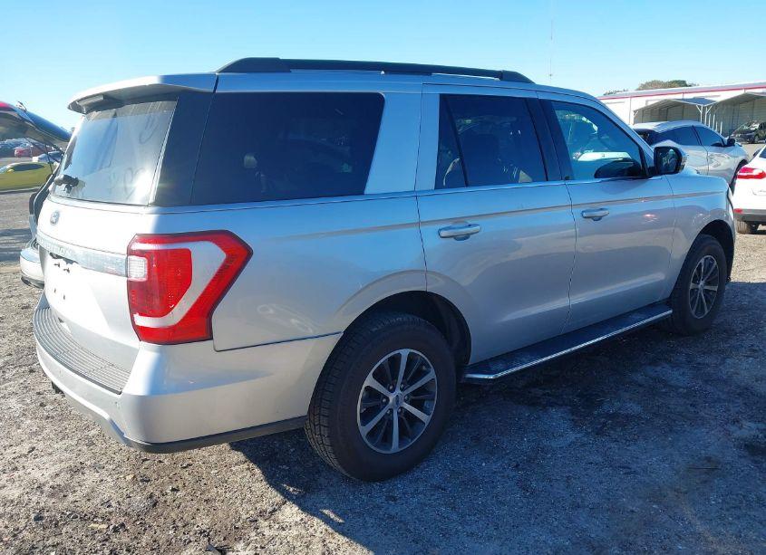 Photo 4 of 2018 Ford Expedition XLT (VIN 1FMJU1HT7JEA57955)