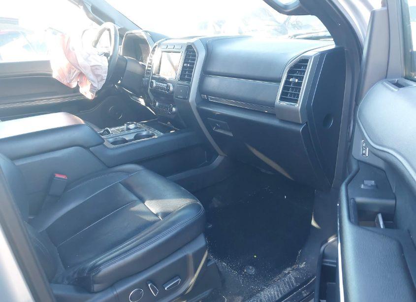 Photo 5 of 2018 Ford Expedition XLT (VIN 1FMJU1HT7JEA57955)