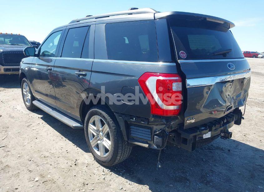 Photo 3 of 2021 Ford Expedition XLT (VIN 1FMJU1HT7MEA03432)