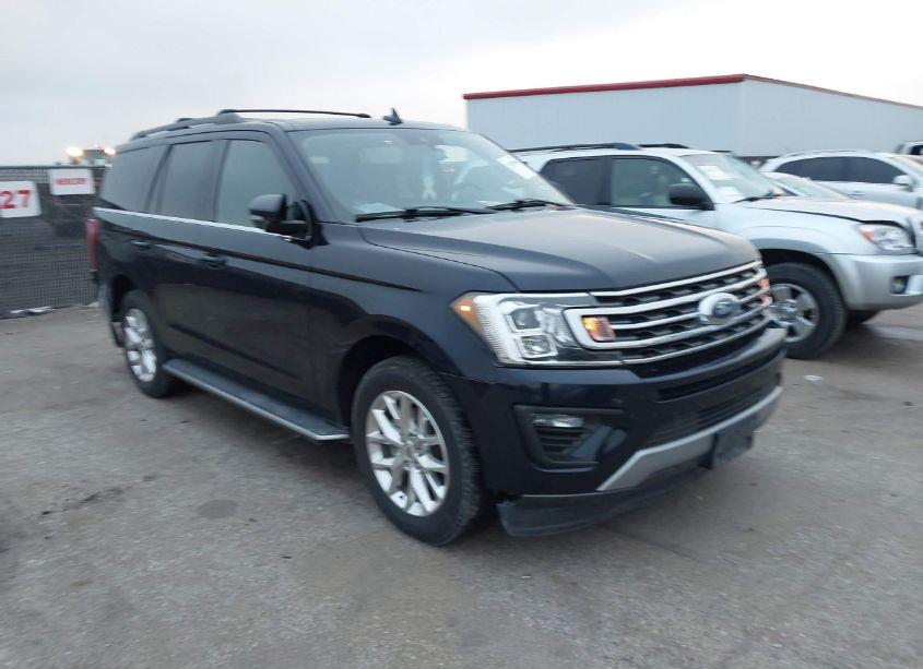 2021 Ford Expedition XLT (VIN 1FMJU1HT7MEA13555) main photo