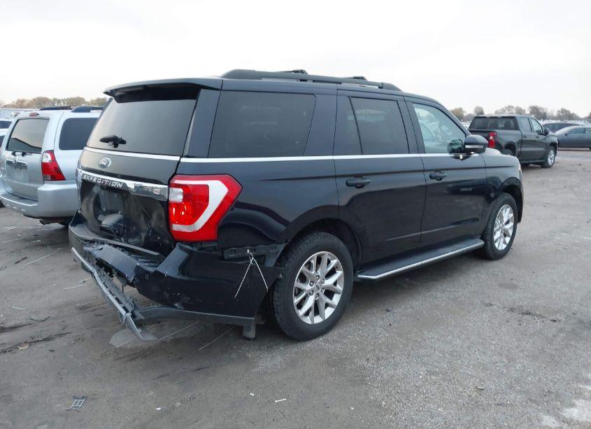 Photo 4 of 2021 Ford Expedition XLT (VIN 1FMJU1HT7MEA13555)