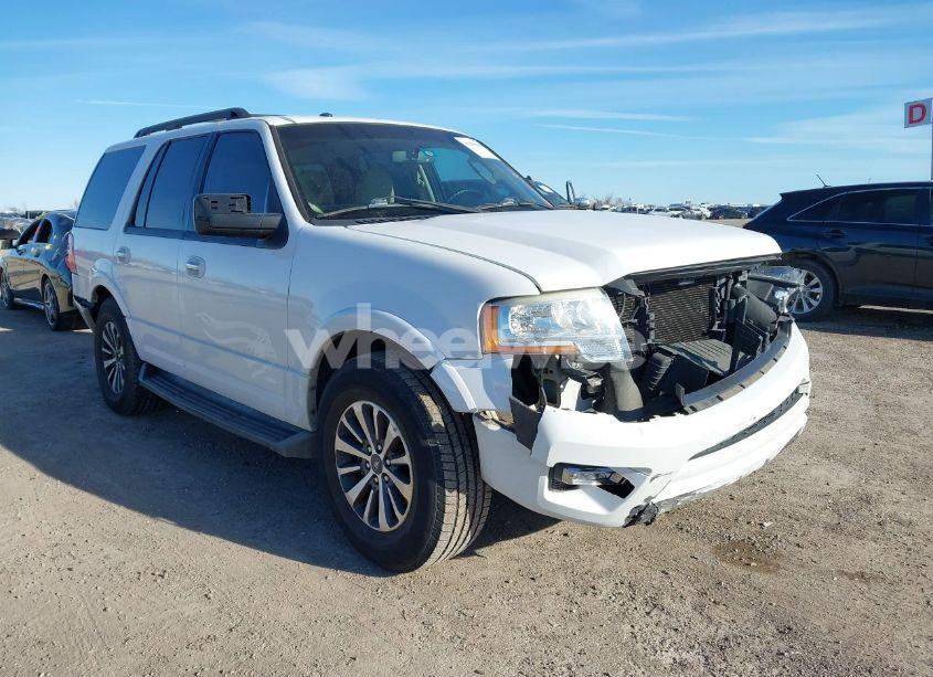 2015 Ford Expedition XLT (VIN 1FMJU1HT8FEF25490) main photo