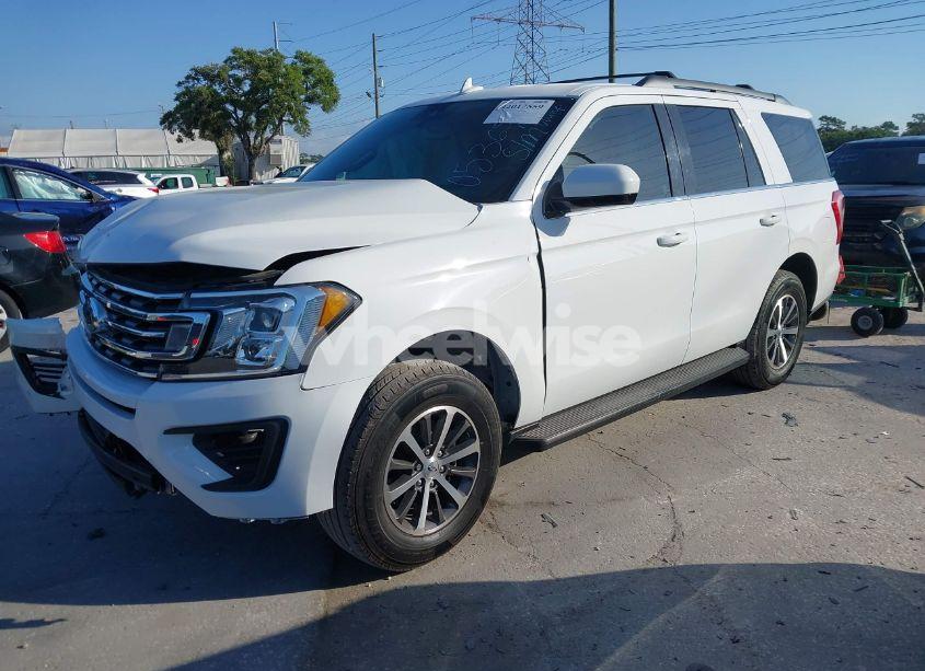 Photo 2 of 2020 Ford Expedition XLT (VIN 1FMJU1HT8LEA05365)