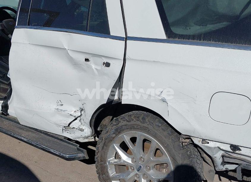 Photo 6 of 2021 Ford Expedition XLT (VIN 1FMJU1HT8MEA13905)