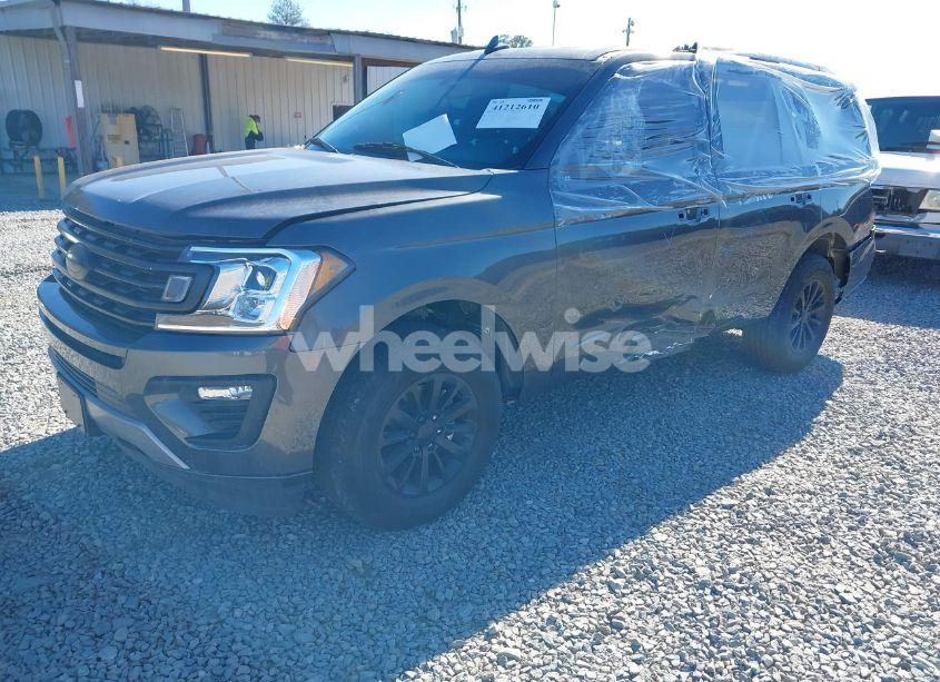 Photo 2 of 2021 Ford Expedition XLT (VIN 1FMJU1HT8MEA75501)