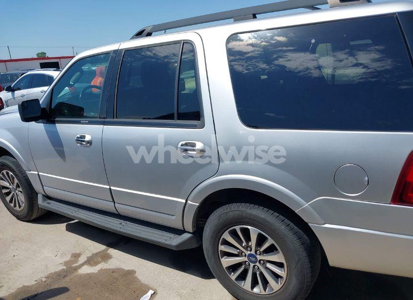 Photo 14 of 2015 Ford Expedition XLT (VIN 1FMJU1HT9FEF34070)