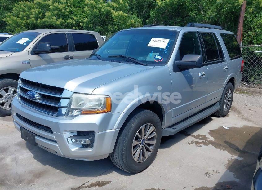 Photo 2 of 2015 Ford Expedition XLT (VIN 1FMJU1HT9FEF34070)