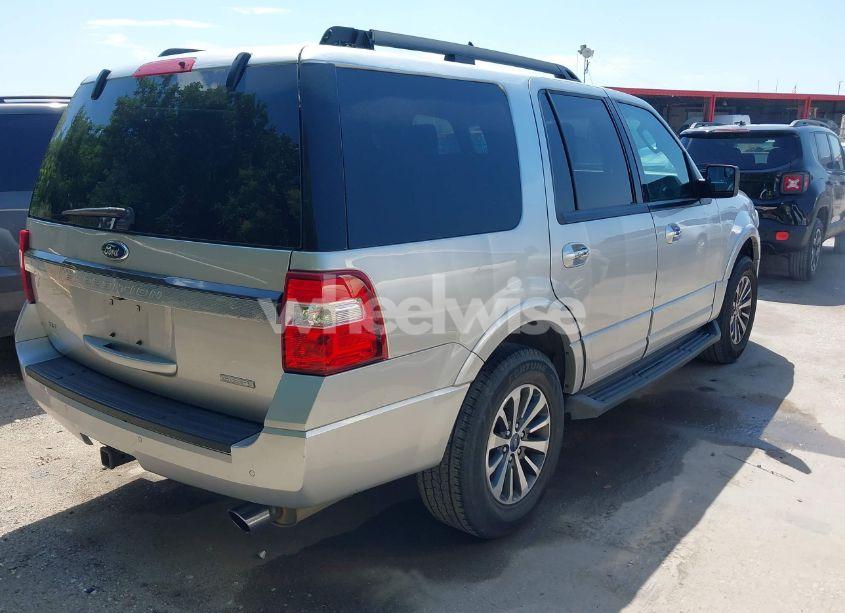 Photo 4 of 2015 Ford Expedition XLT (VIN 1FMJU1HT9FEF34070)