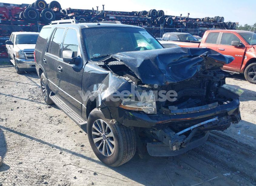 2015 Ford Expedition XLT (VIN 1FMJU1HT9FEF39060) main photo