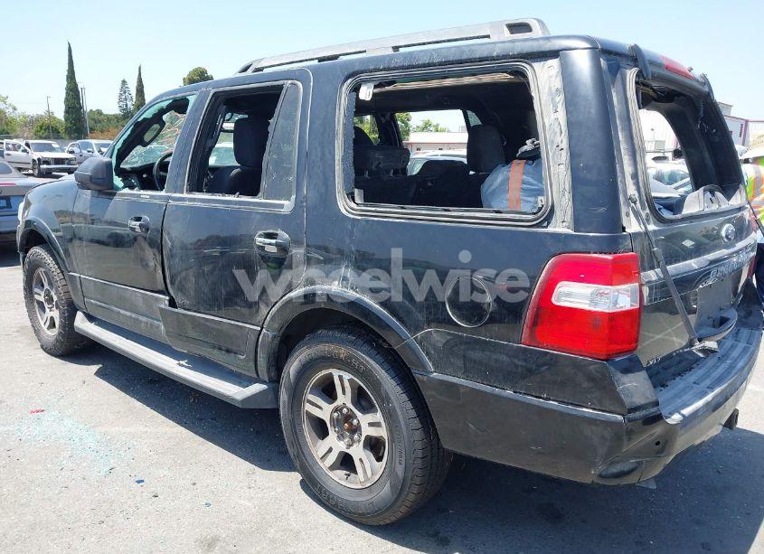 Photo 3 of 2016 Ford Expedition XLT (VIN 1FMJU1HT9GEF02673)