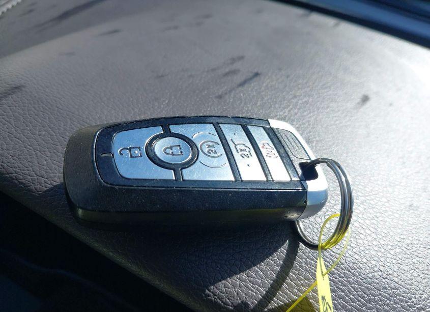 Photo 11 of 2018 Ford Expedition XLT (VIN 1FMJU1HT9JEA33687)