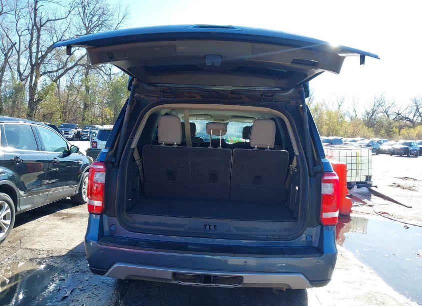 Photo 18 of 2018 Ford Expedition XLT (VIN 1FMJU1HT9JEA33687)