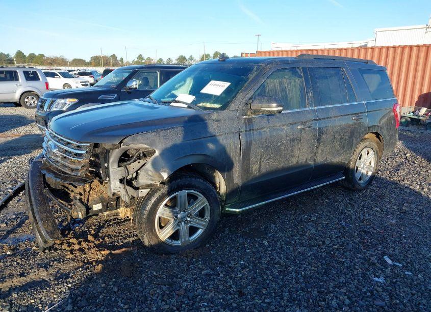 Photo 2 of 2020 Ford Expedition XLT (VIN 1FMJU1HT9LEA42568)