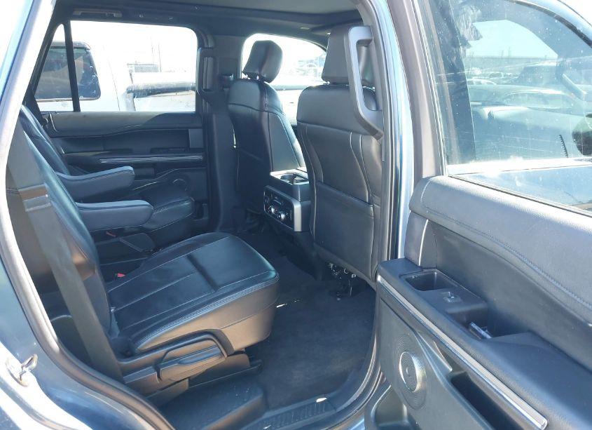 Photo 8 of 2020 Ford Expedition XLT (VIN 1FMJU1HT9LEA63842)
