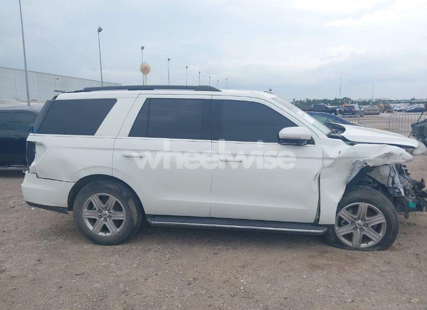 Photo 14 of 2021 Ford Expedition XLT (VIN 1FMJU1HT9MEA15484)