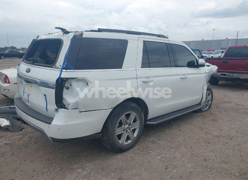 Photo 4 of 2021 Ford Expedition XLT (VIN 1FMJU1HT9MEA15484)