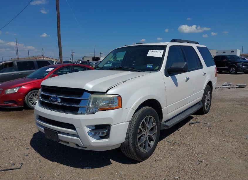 Photo 2 of 2017 Ford Expedition XLT (VIN 1FMJU1HTXHEA42635)