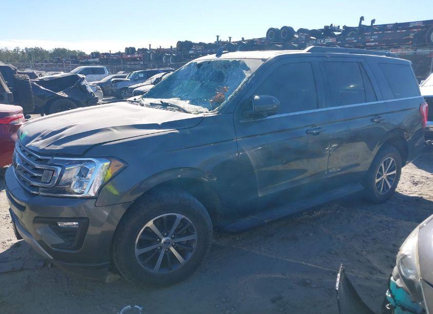 Photo 2 of 2020 Ford Expedition XLT (VIN 1FMJU1HTXLEA23155)