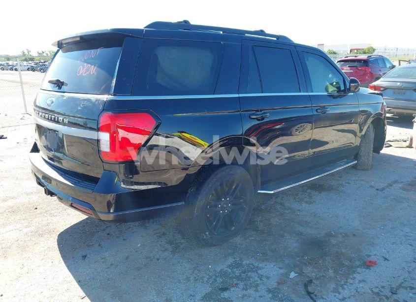 Photo 4 of 2022 Ford Expedition XLT (VIN 1FMJU1HTXNEA03300)