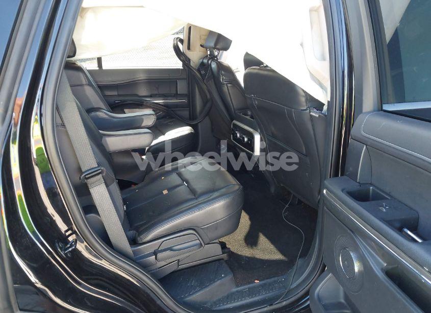 Photo 8 of 2022 Ford Expedition XLT (VIN 1FMJU1HTXNEA03300)