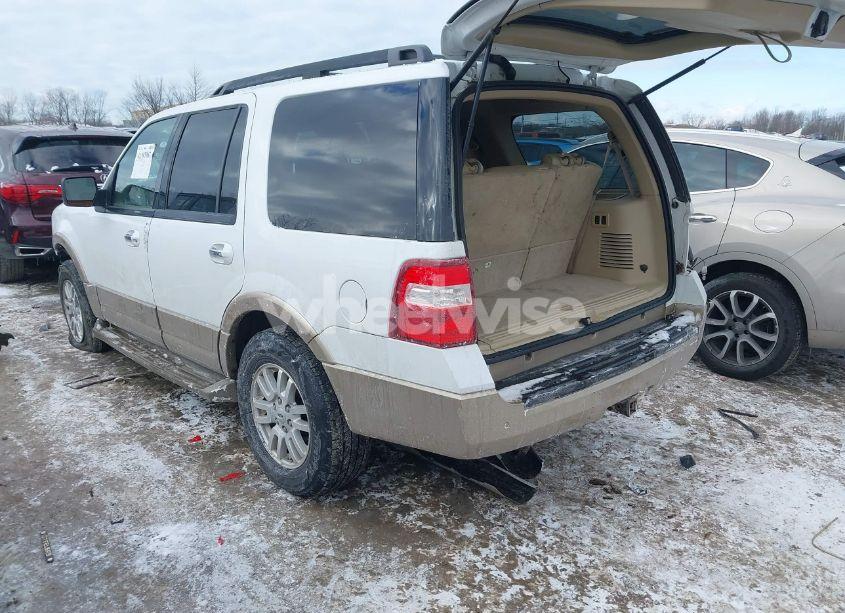 Photo 3 of 2011 Ford Expedition XLT (VIN 1FMJU1J50BEF56769)