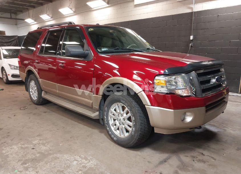 2014 Ford Expedition XLT (VIN 1FMJU1J50EEF37143) main photo