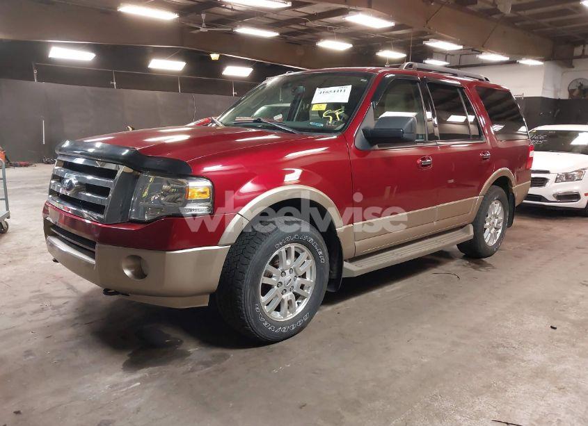 Photo 2 of 2014 Ford Expedition XLT (VIN 1FMJU1J50EEF37143)