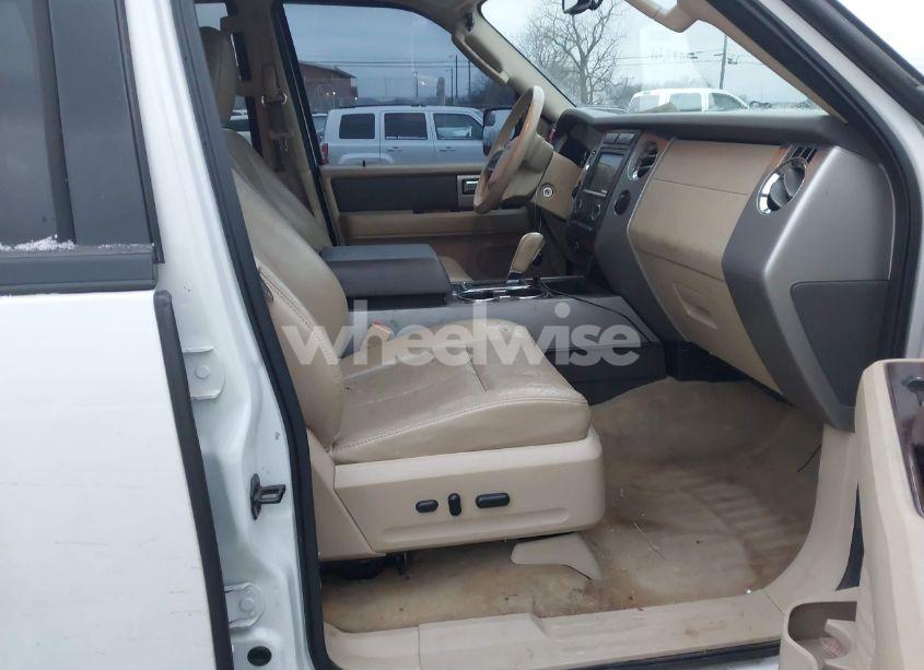 Photo 5 of 2012 Ford Expedition XLT (VIN 1FMJU1J51CEF02527)