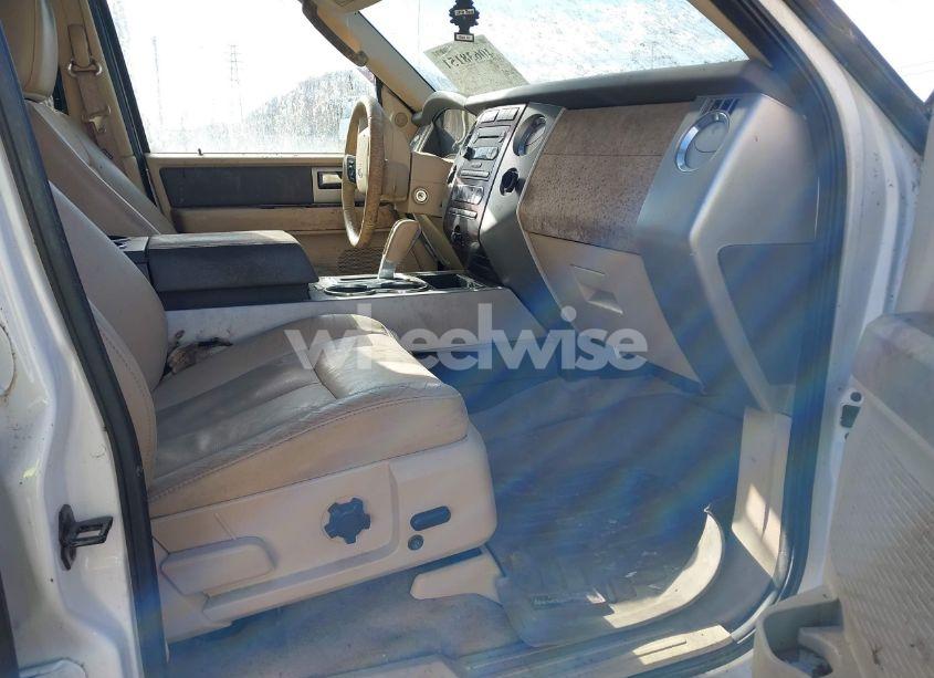 Photo 5 of 2012 Ford Expedition XLT (VIN 1FMJU1J51CEF49329)