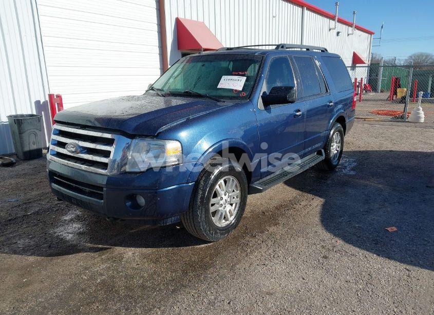 Photo 2 of 2013 Ford Expedition XLT (VIN 1FMJU1J51DEF50322)