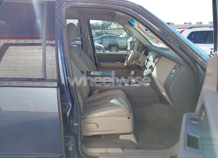 Photo 5 of 2013 Ford Expedition XLT (VIN 1FMJU1J51DEF50322)